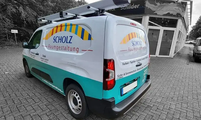 Fahrzeugbeschriftung – Transporter und Auto